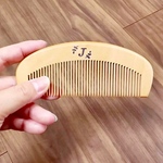 優しい手触りの桃の木櫛