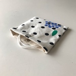 マスクケース　仮置き　white×black dot
