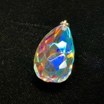 虹の結晶 ビビッド涙型ラフカット ペンダントトップ VD-254