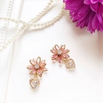 ガラスフラワーピアス ／イヤリング