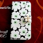 iPhone5/5Sケース　花柄　ホワイト　ビジュー１