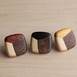 木のピアス　タブレット～さんぶんかつ～