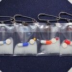 New!お薬一包ブローチ