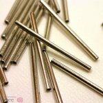 【壊れにくい高品質タイプ】パイプ 20本入り銀色　25X1.5mm【クリスタル神戸】