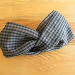 ねじりヘアバンド（幅広タイプ）　黒とグレーのチェック