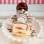 アイスとチョコソースの３段パンケーキ（メモスタンド）