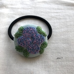 紫陽花　刺繍ヘアゴム ／ブローチへ変更可能