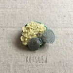 ちょうちょと、花束のブローチ*。ミナペルホネン