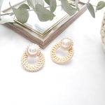 𓐍パール×ラタン𓐍ピアス/イヤリング　インポート　大振り　春　夏　キレイめ　お呼ばれ　結婚式　お団子　リネン　金属アレルギー対応