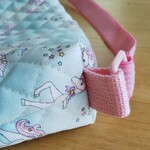 在庫限り【送料込】33×33  〖後ろゴムDカン仕様⋆°｡✩ずれ防止裏側ゴム付〗ミントブルー♪.:＊キラキラ.*･ﾟユニコーン　.ﾟ･*.防災頭巾カバー