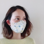 大人用【立体マスク】綿100%   小花柄　布マスク　ファッション　コーディネートに合わせて♪