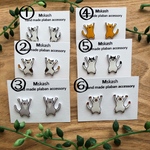 踊るニャンコのピアス