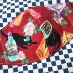 即日発送☆落ち着いた赤色オシャレ猫マスク（大人用）