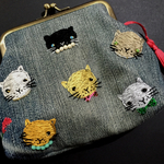 デニム生地猫柄刺繍がま口ポーチ