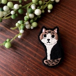 猫ちゃん ぺたんこ刺繍ブローチ 