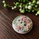 【ブローチorヘアゴムorパッチンピン】うさぎ刺繍　優しいさくら