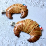 本革クロワッサンのバッグチャーム