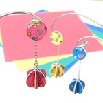ポップアート風の片耳ペーパーピアス/イヤリング(ピンク)