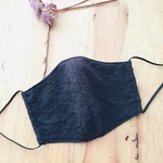 ハンドメイド ☁︎マスク☁︎立体型☁︎コットン100%☁︎ボタニカル刺繍☁︎黒B