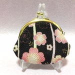 和柄ちりめんがま口財布（小）桜柄黒系 TG-070