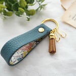 母の日ギフトに♡本革とリバティ生地のキーホルダー  ダスティブルー