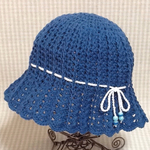 ビッグ🌞サマーSALE🌟コットン🌿100%ヤーンで編んだ白いリボン結びのクローシュ/ブルー