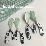 ミントグリーン×モノトーンピアス