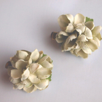 小さなお花のブローチ（グリーン）