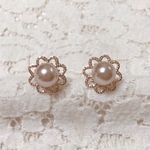 フラワーピアス