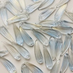 15個　チェコガラスビーズ  花びら 花弁 クリア水色＆金色