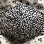 薄手：大人用立体マスク、少し大きめ、黒、花柄、手作りハンドメイド
