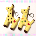 ふわもこキリンのキーホルダー