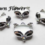 【D-0010】5pcs　キャッツアイストーン　キツネ　ラインストーン付き　18mm　シルバー　クリア　チャーム