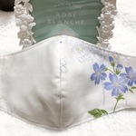 マスク白色 花柄模様　マスク用ゴム付（大人女性用　中）（夏場でも涼しさを感じさせるマスクです）