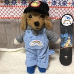 サロペットのダックスくん