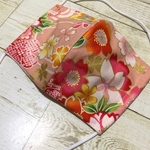 ハンドメイド　布　マスク　立体【和柄：薄ピンク花】M29
