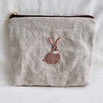 【旧作品SALE】リネン 刺繍 ファスナー ポーチ (野うさぎ🐇)【送料無料🆓】
