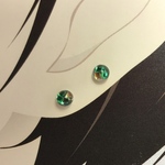 【3111】緑黄色石　小さいステンレスピアス 