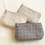 C&Sプルメリアの刺繍のタック入りポーチ  