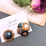 B0024 アシメボタンピアス・イヤリング　dark navy
