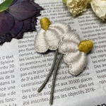 刺繍ブローチ　マーガレット