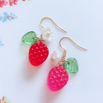 色違いいちごドロップピアス/イヤリング♡