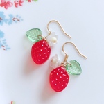 いちごのドロップピアス/イヤリング♡