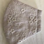ラスト1点  コットンレース　マスク　お花　刺繍　グレージュ　接触冷感生地に変更も可能