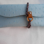*Pa*牛革・みずいろドットのシンプルなメガネケース。