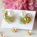 sale お花とパールのビジューノンホールピアス　(89)