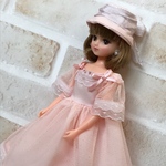 リカちゃんサイズ　22cmドールサイズ　ピンクのエチュード