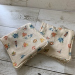 ダブルガーゼとタオルのハーフハンカチ☆2枚セット☆ハワイアン柄ベージュ