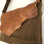 【 斜め掛けBag ・キャンパス 生地】　男前、カジュアルコーディネートに。。　A4サイズ 収納できます☆