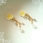 薔薇🌹『ホワイト』ピアス/イヤリング*金属アレルギー対応*
